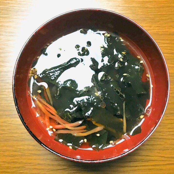 ホッと一息〜ワカメと紅生姜のスープ